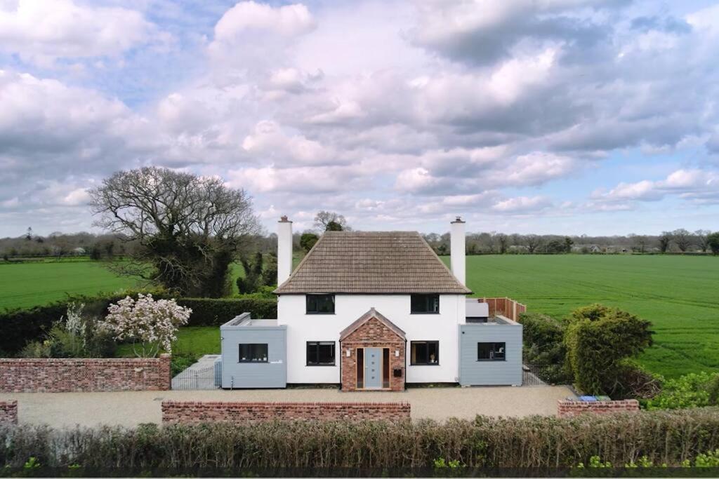 Covehithe House-Coastal Luxury- Sleeps 12-With Huge Swimspa! Wrentham Exterior foto