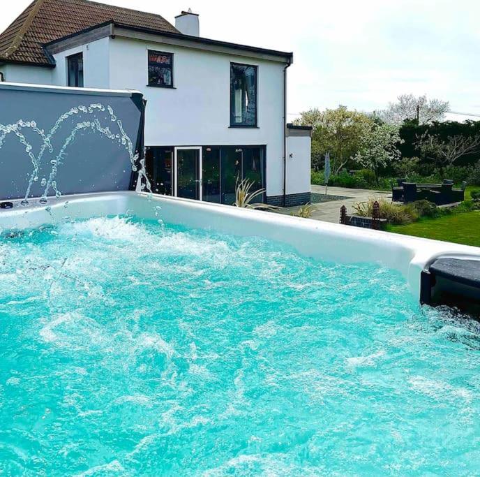 Covehithe House-Coastal Luxury- Sleeps 12-With Huge Swimspa! Wrentham Exterior foto