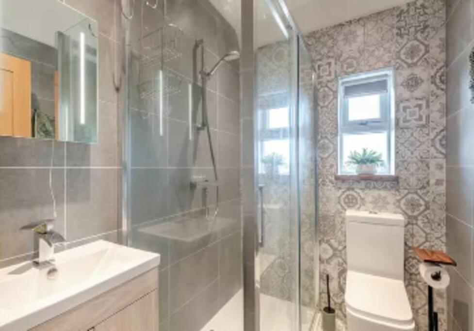 Covehithe House-Coastal Luxury- Sleeps 12-With Huge Swimspa! Wrentham Exterior foto