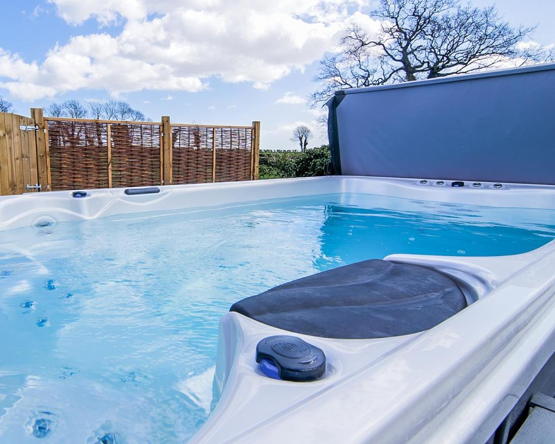Covehithe House-Coastal Luxury- Sleeps 12-With Huge Swimspa! Wrentham Exterior foto
